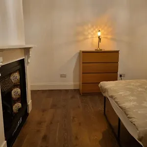  Séjour chez l'habitant 41 Crawley Road
